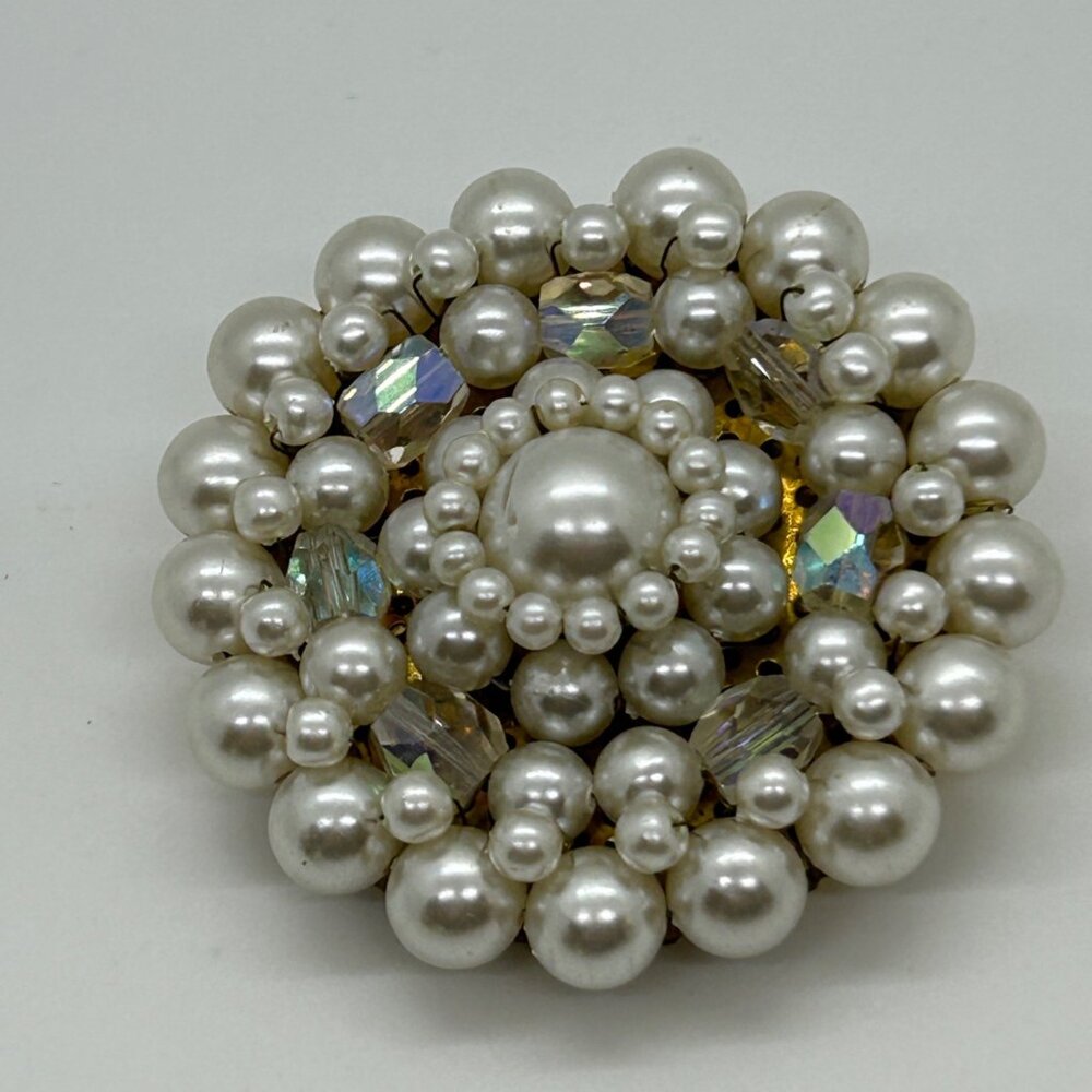 Vintage Faux Pearl Brooch Aurora Borealis Crystals Wreath Cluster 1950s Japan - Picture 3 of 13